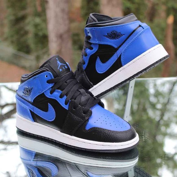 jordans 1 mid hyper royal